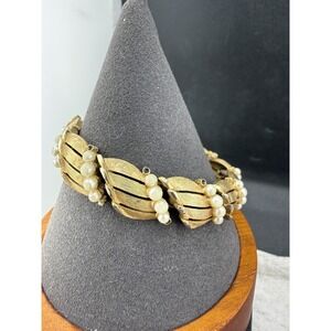 Vintage Trifari Bracelet Faux Pearls Gold Tone 7" Signed READ